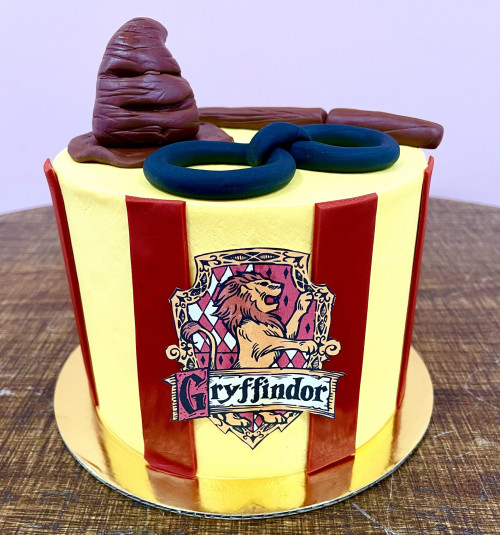 Harry Potter Cake Decorating Class - Simply Sweet by Christine