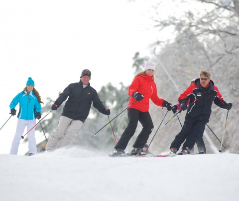 skiing-at-wachusett-mountain-1