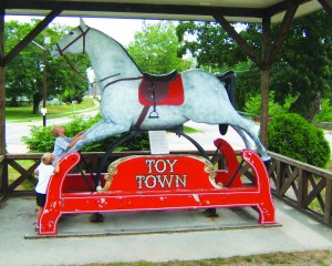 toy-town-horse